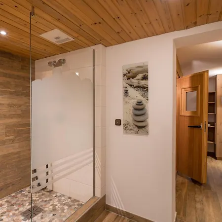 Ohrwumslar Apartment