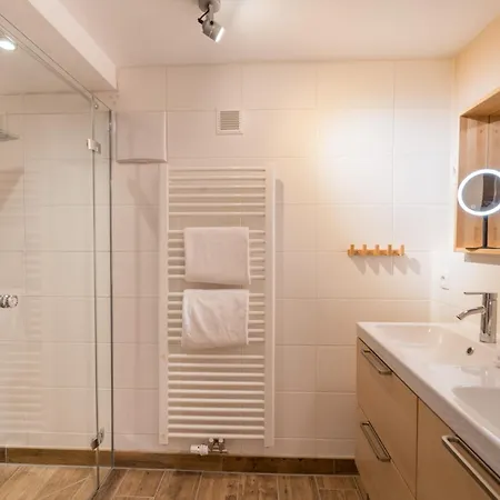 Ohrwumslar Apartment *